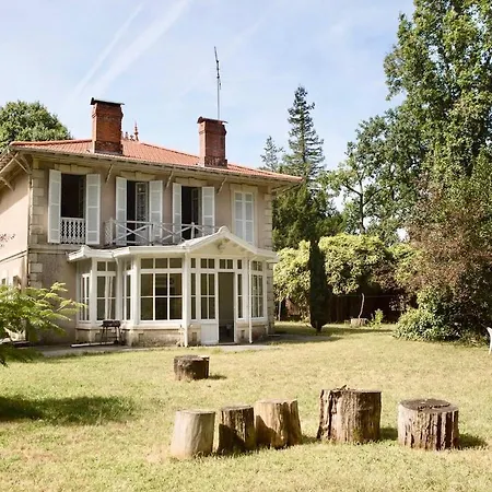 Dom wakacyjny La Chaumiere, Maison Familiale Proche Bassin Arcachon *